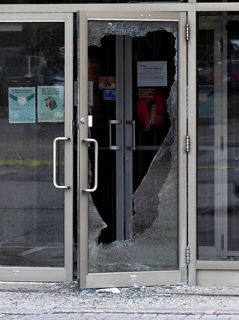 The altercation took place near the Kayes Desjardins and DT Bank counters on Monday to Tuesday night. A window was broken.