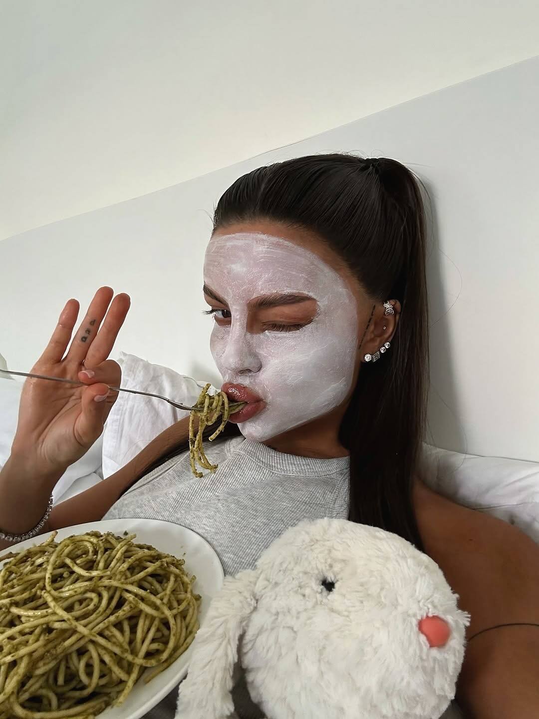 Manger ses soins beauté? On explique la tendance