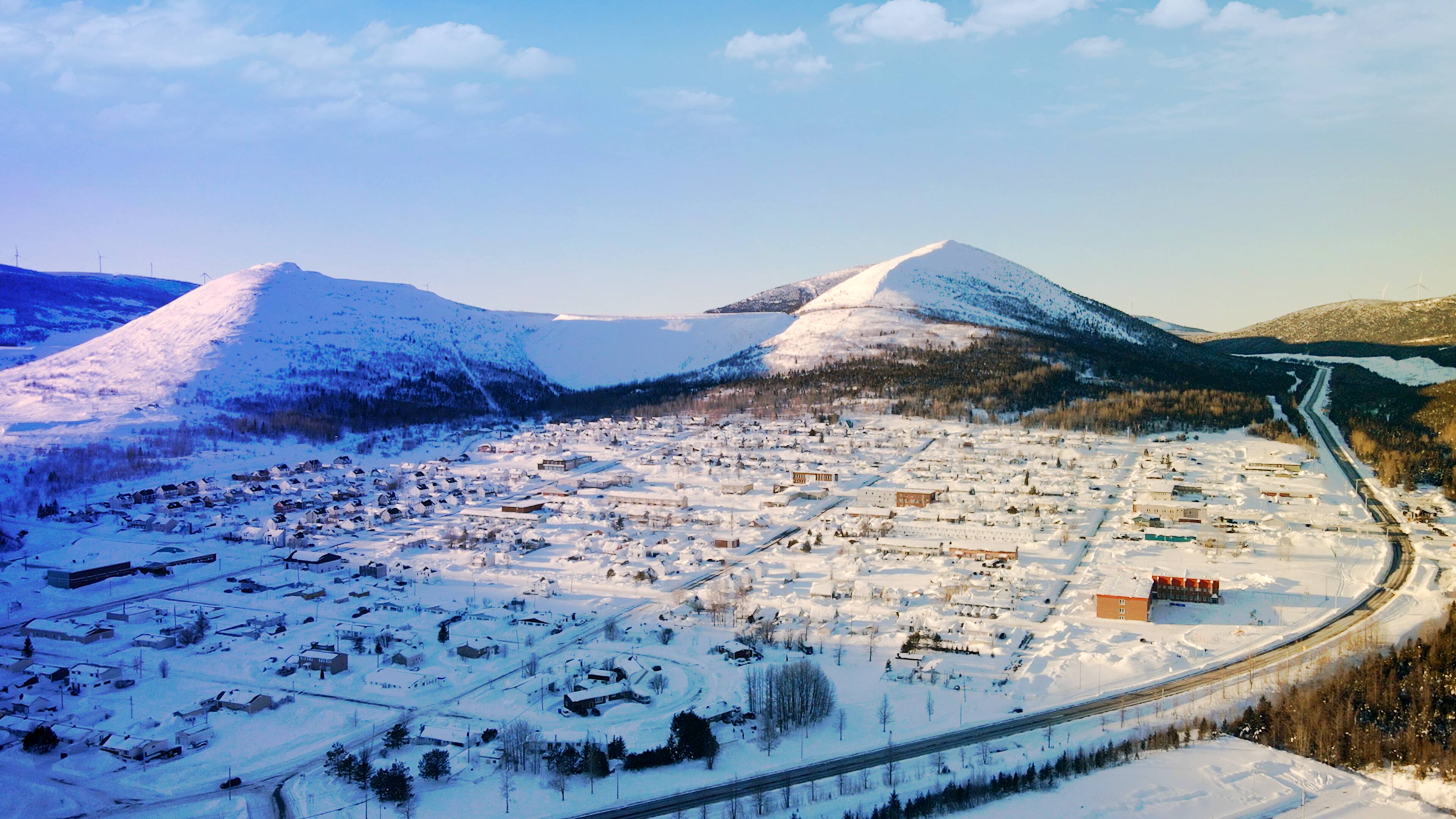 Des amateurs de plein air s'installent à Murdochville et redonnent un
