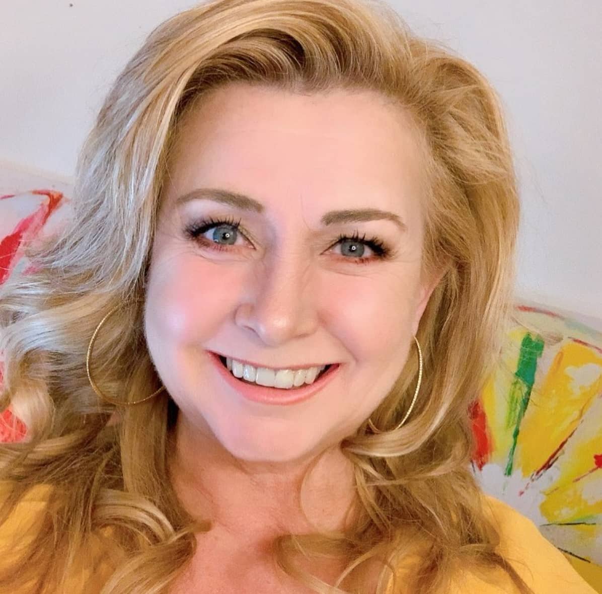 Émue de fierté par le 2e numéro de son magazine