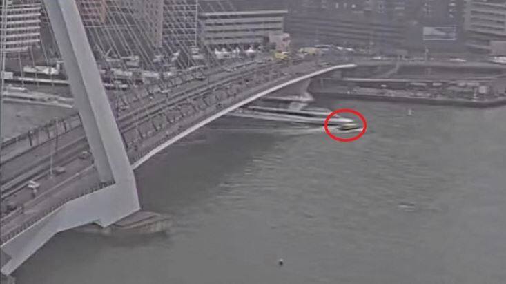 EN VID&Eacute;O | Collision frontale entre un yacht et un petit bateau