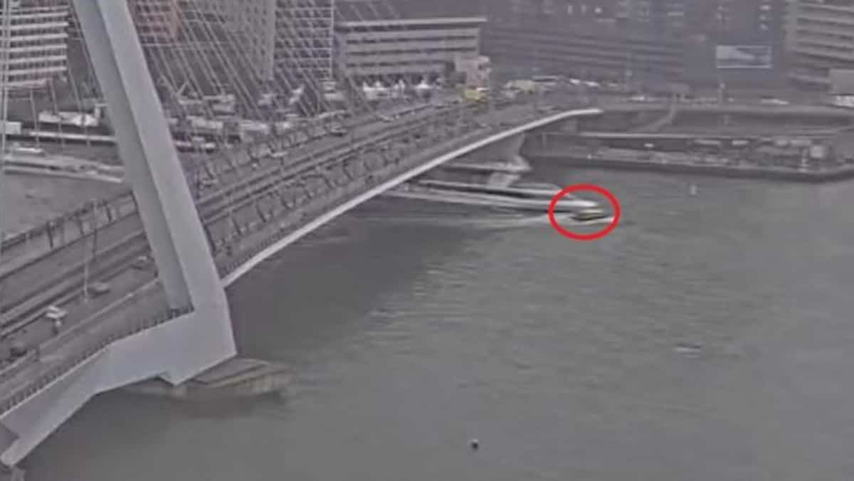 EN VIDÉO | Collision frontale entre un yacht et un petit bateau