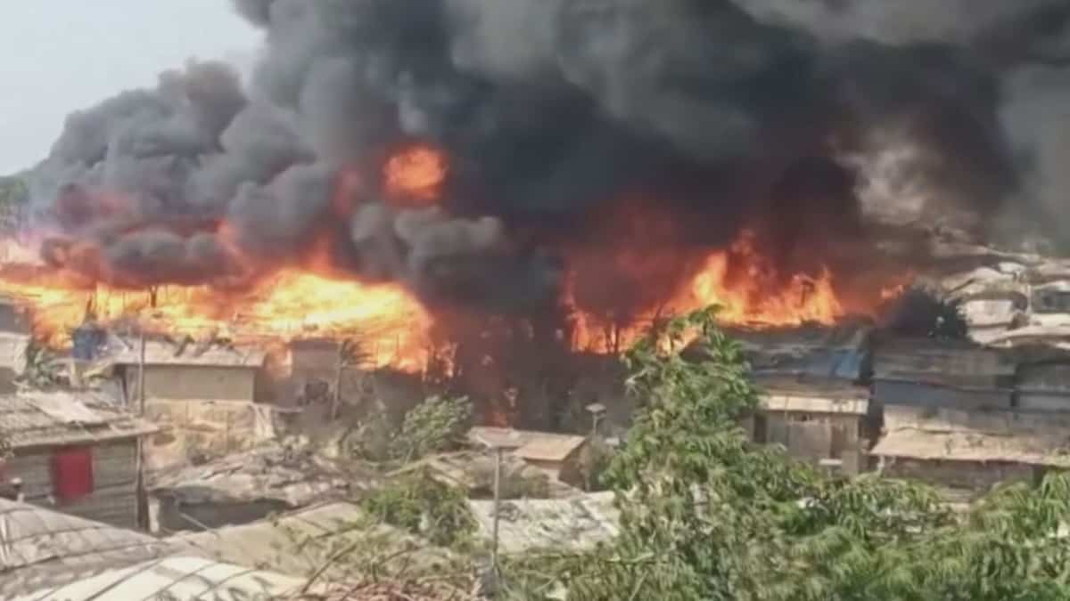 In the video | A refugee camp was destroyed in a terrible fire in Bangladesh In the video | A refugee camp was destroyed in a terrible fire in Bangladesh