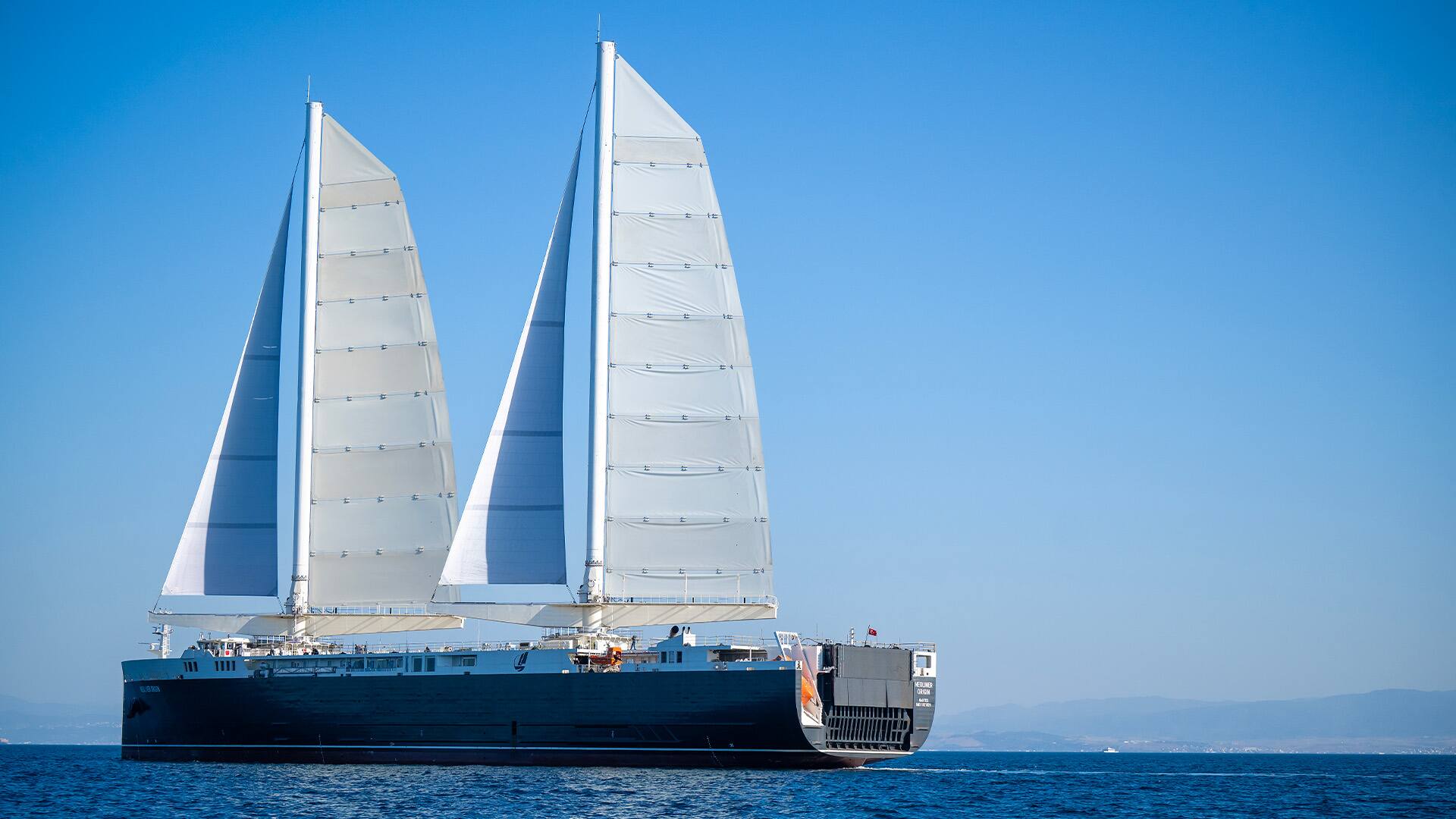 Plus cher, mais moins polluant : Café William transporte son café... par voilier