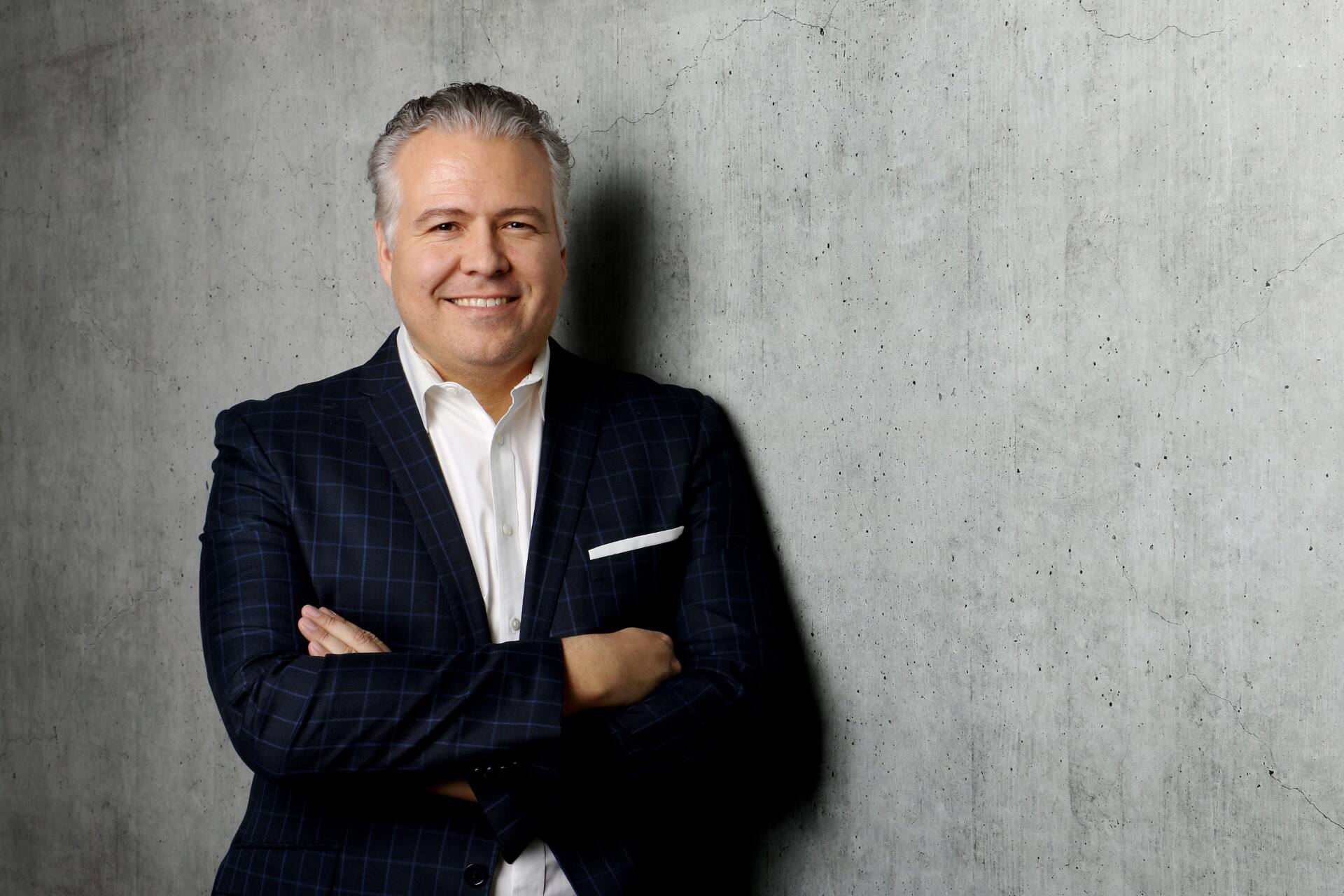 Chefferie du PLQ: un candidat potentiel envisage une fusion avec le ...