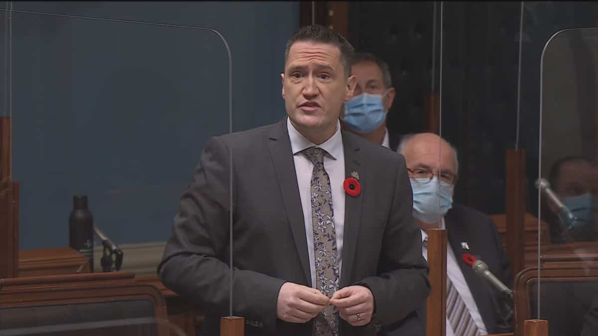 Charette critiqué de toutes parts pour ses propos sur le 3e lien