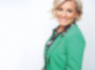 Elle s'ouvre sur la maladie de son frère