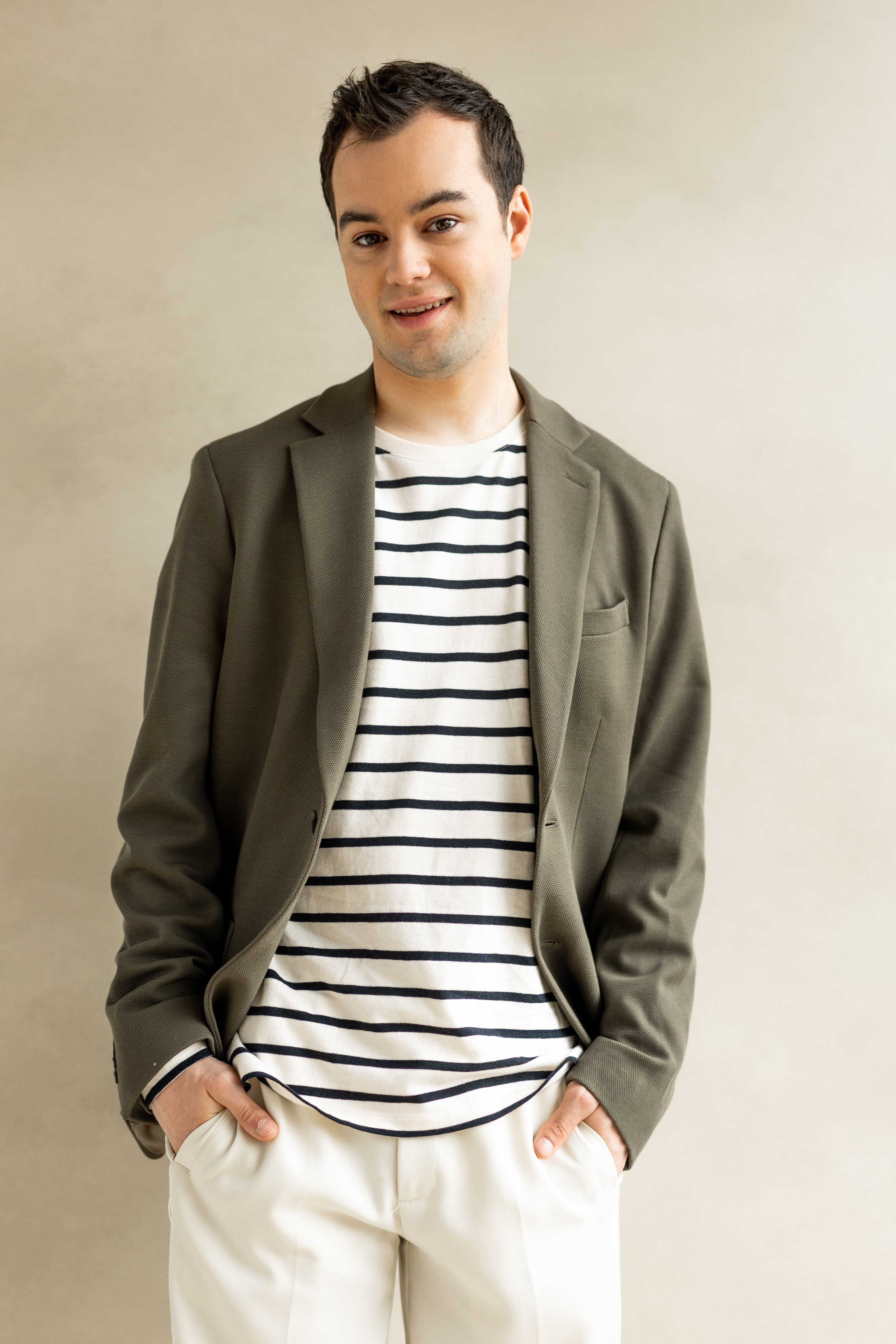 Une photo avec un collègue sur le plateau de STAT