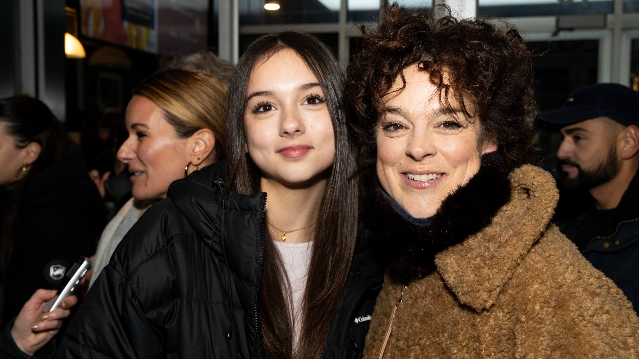 Monic Sun Voyez toutes les vedettes à la première du spectacle «2025 revue et ...