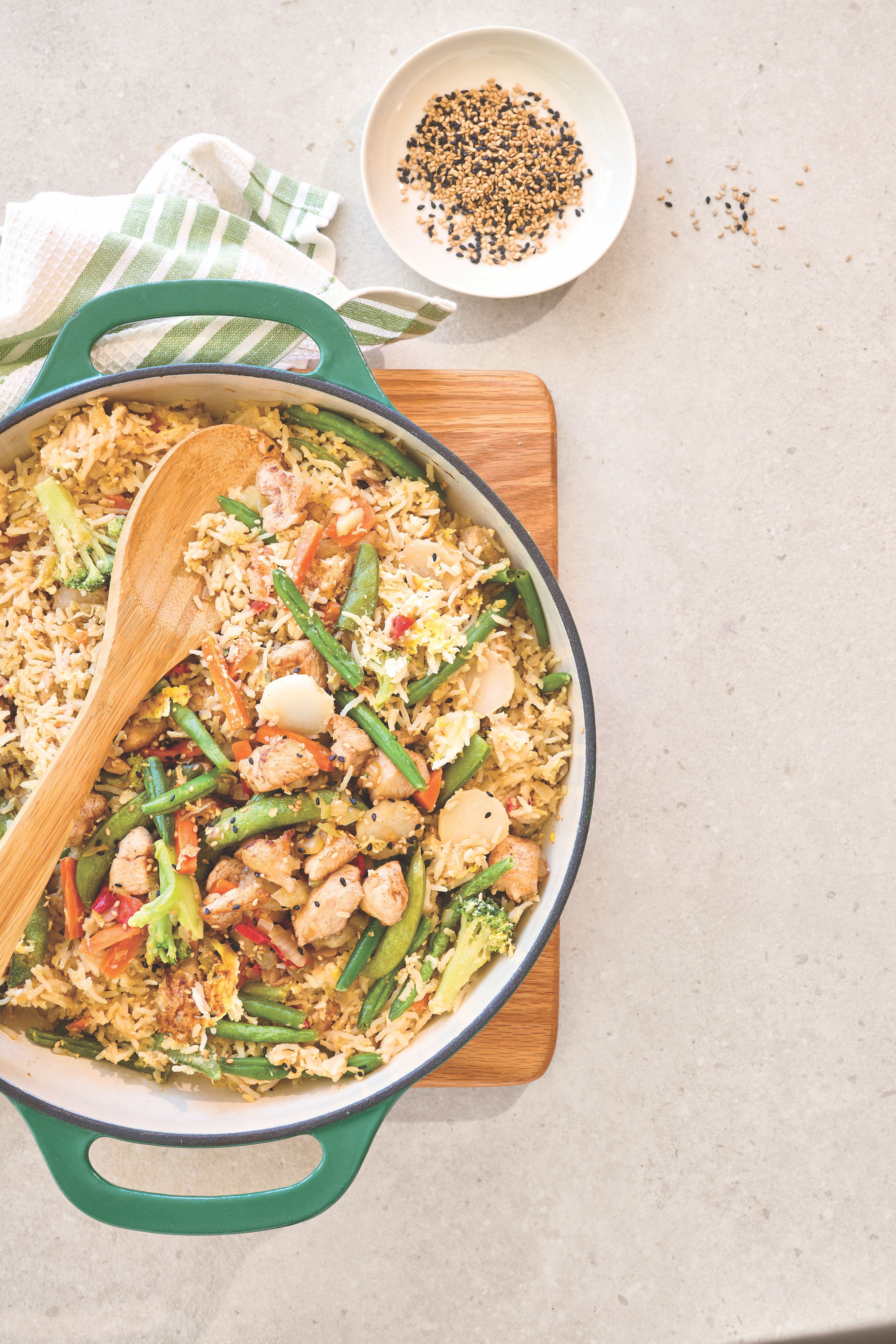 Riz frit au poulet et sésame | Coup de pouce