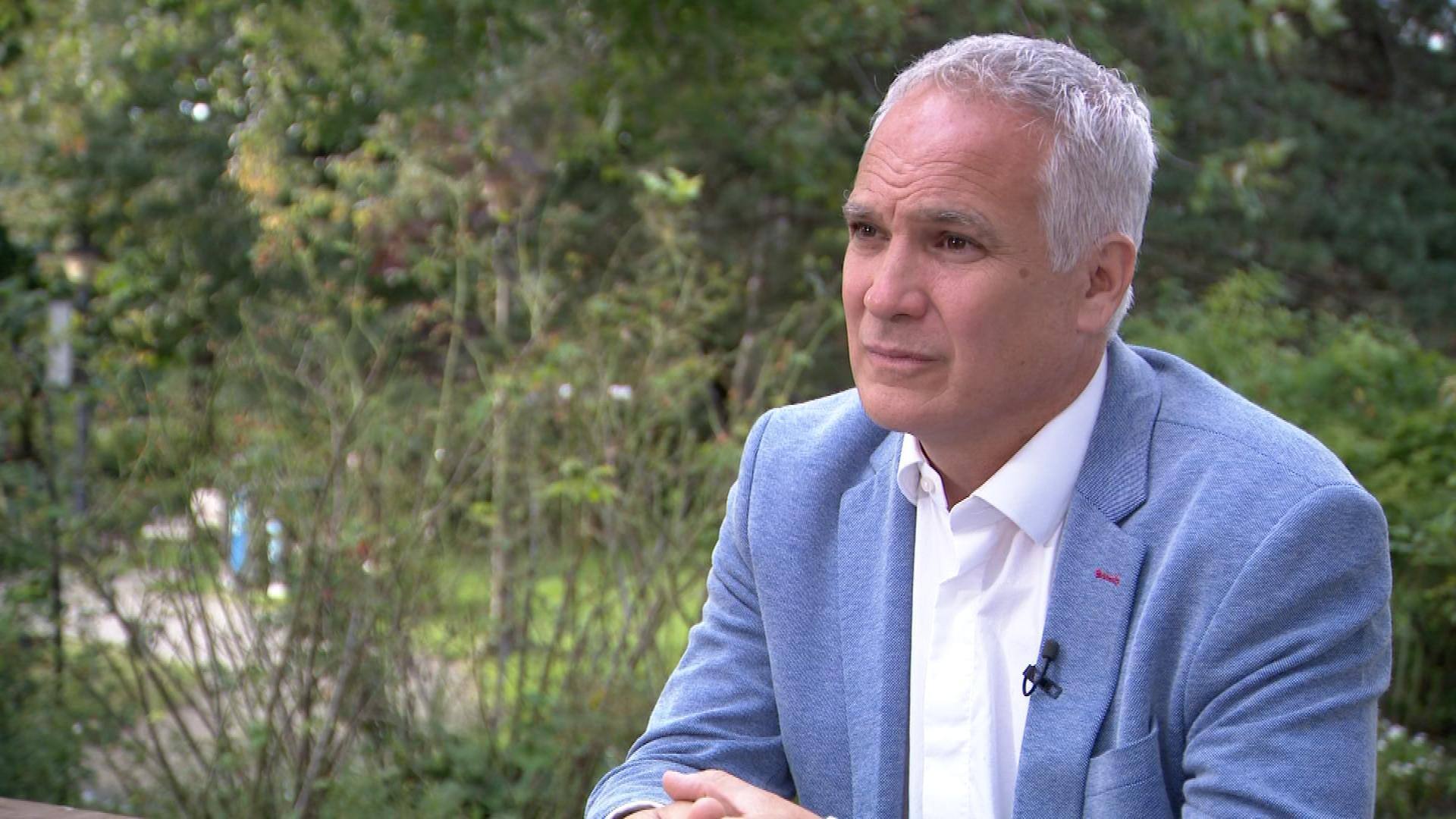 «J’ai vraiment l’impression d’avoir été violé dans mon intimité », dit