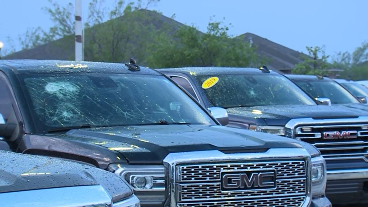 EN IMAGES | Une tempête de grêle cause des dommages importants