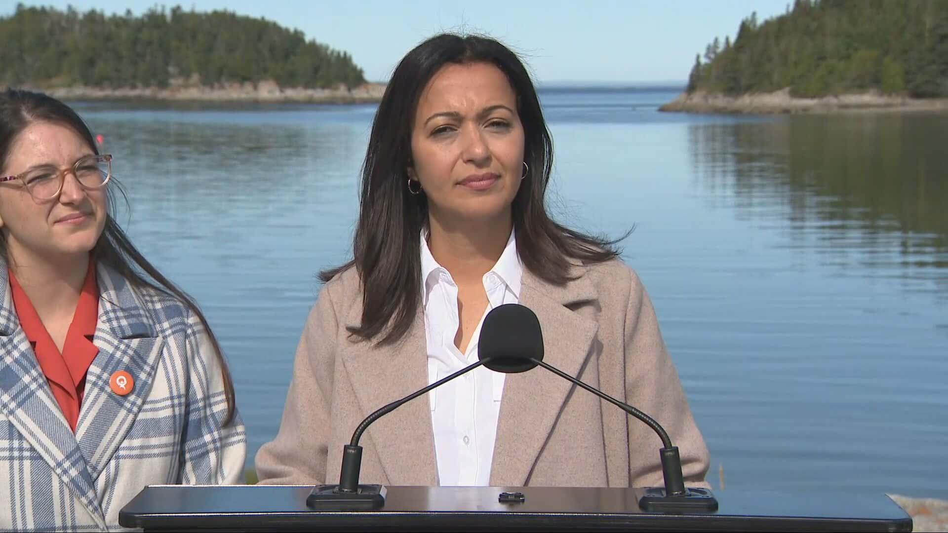 EN DIRECT | 12e journée de campagne électorale: QS veut augmenter le salaire minimum à 20$/h