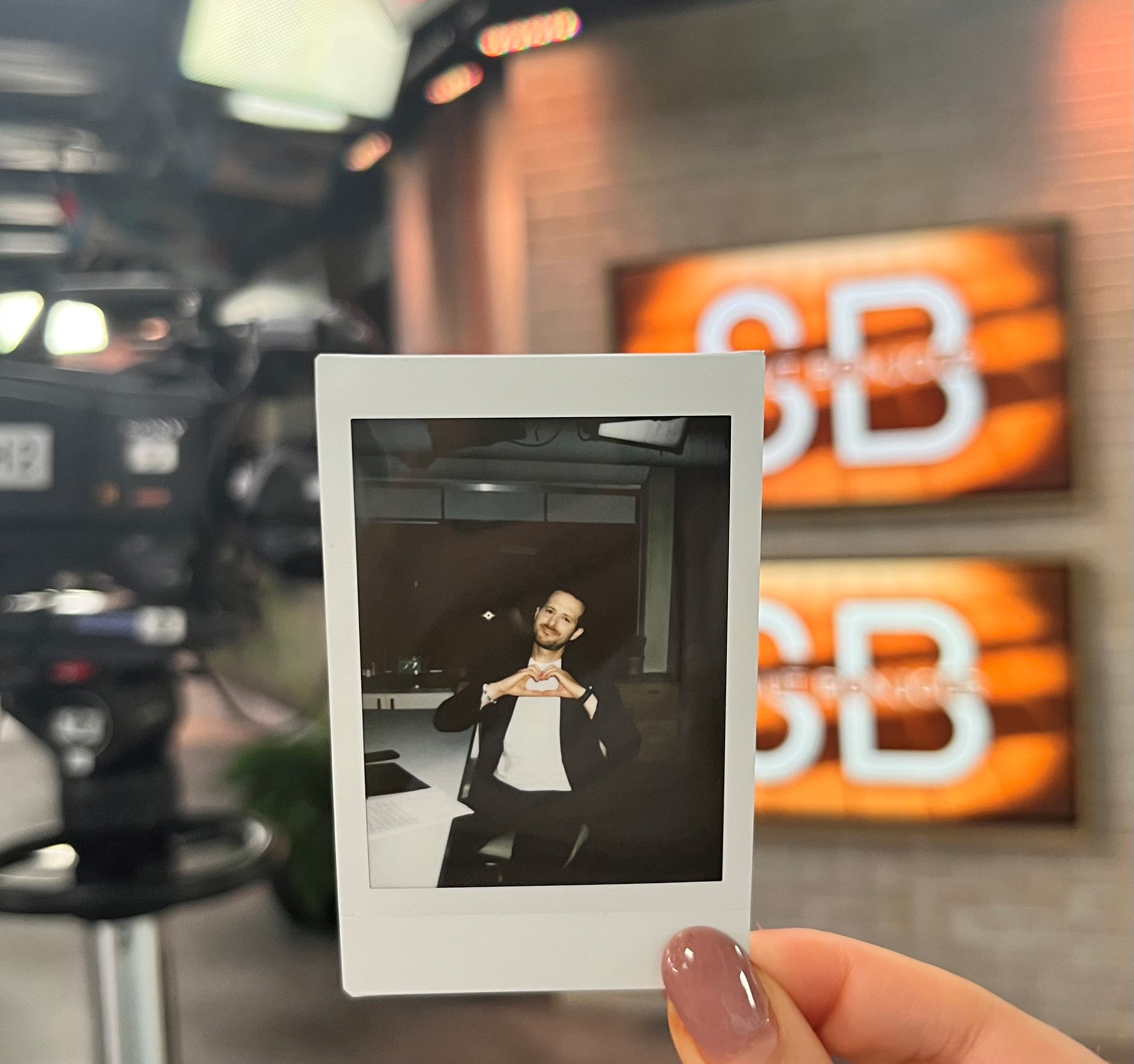 L'équipe souligne la Journée mondiale du polariod 