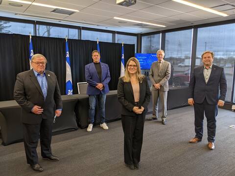 Left to right: Luke Provence, Member of Parliament for Beauvoir-Nord; Gilles Bélanger, Parliamentary Assistant to the Prime Minister for the High Speed Internet Component; Stéphanie Lachance, Member of Parliament for Bellechasse; Andre Lamontagne, Minister of Agriculture and in charge of the Chaudhry-Appalachian region; Jacques Demers is president of the Quebec Federation of Municipalities.