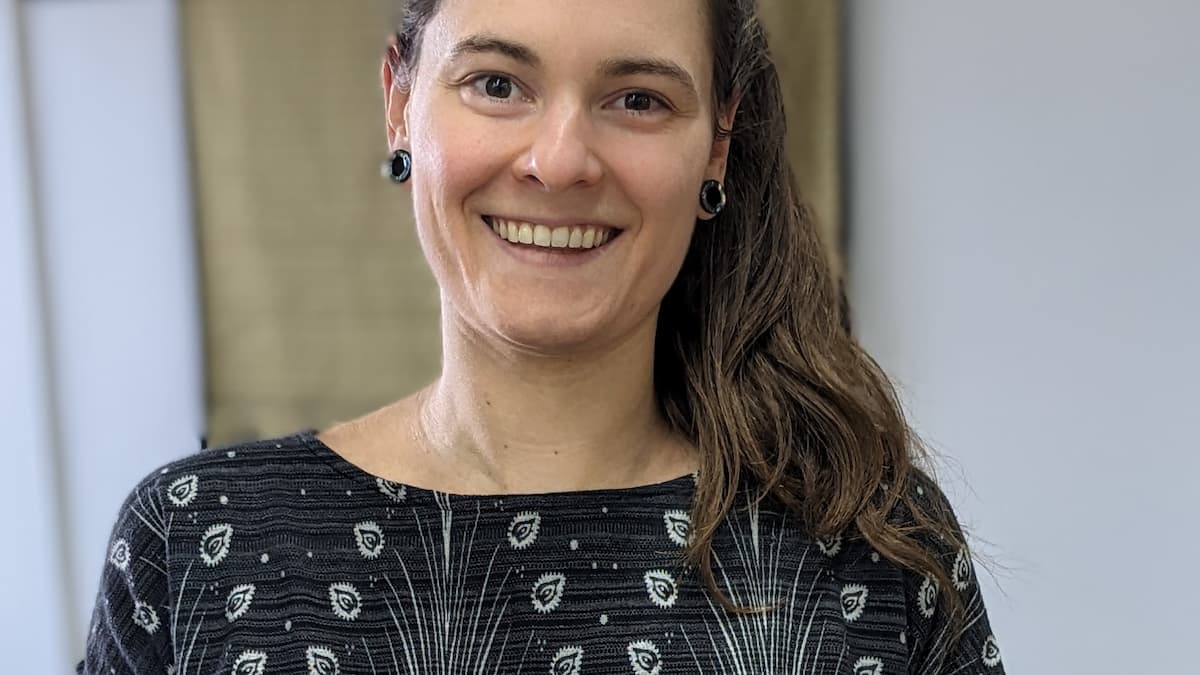 Elle fait elle-même ses produits ménagers et économise, tout en réduisant ses déchets