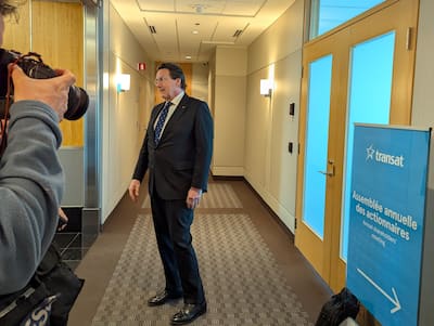 Pierre Karl Péladeau a su llegada a la junta extraordinaria de accionistas de Transat el martes en Montreal.