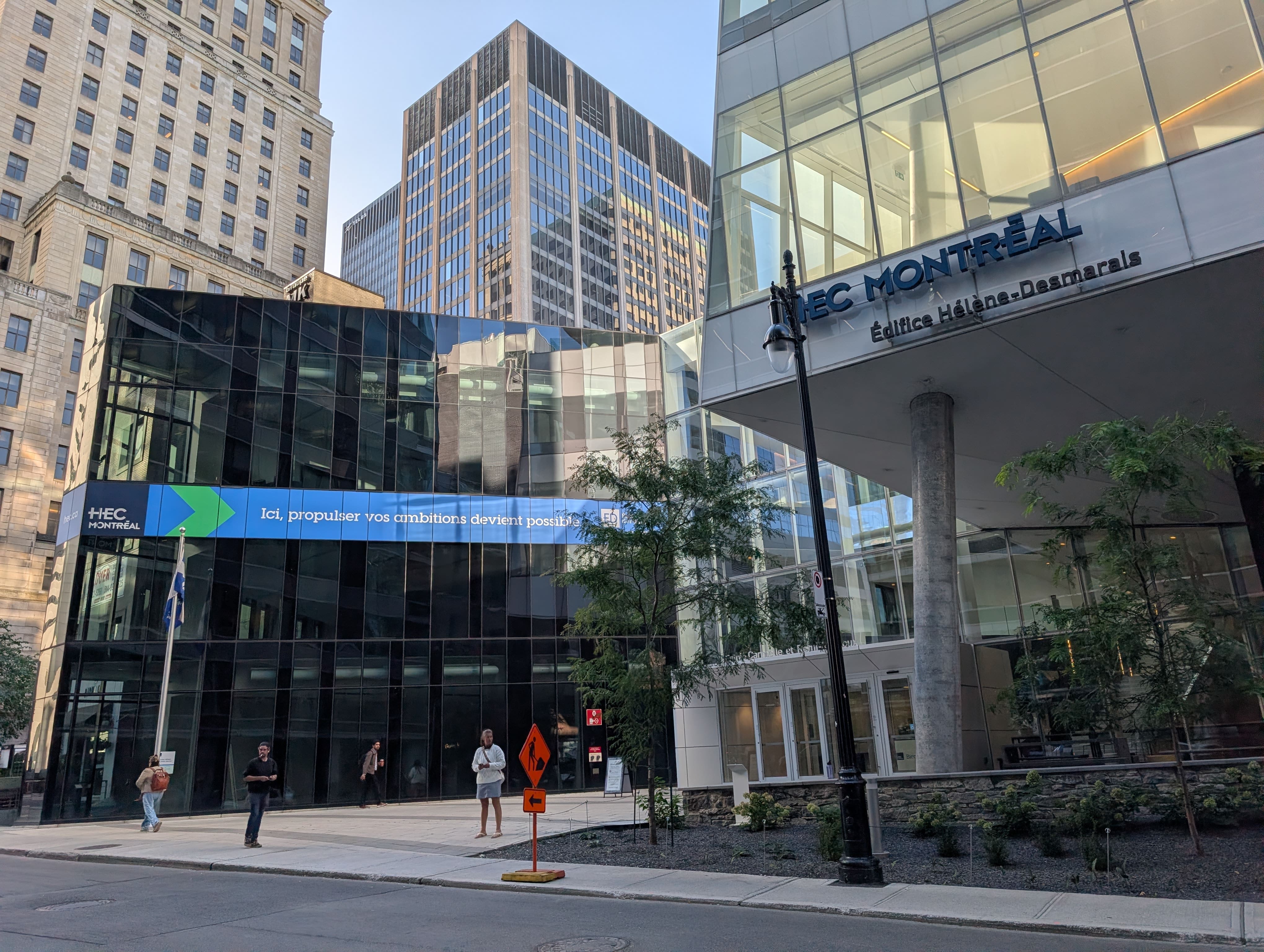 Édifice Hélène-Desmarais de HEC Montréal: des salles de cours vides les trois-quarts du temps