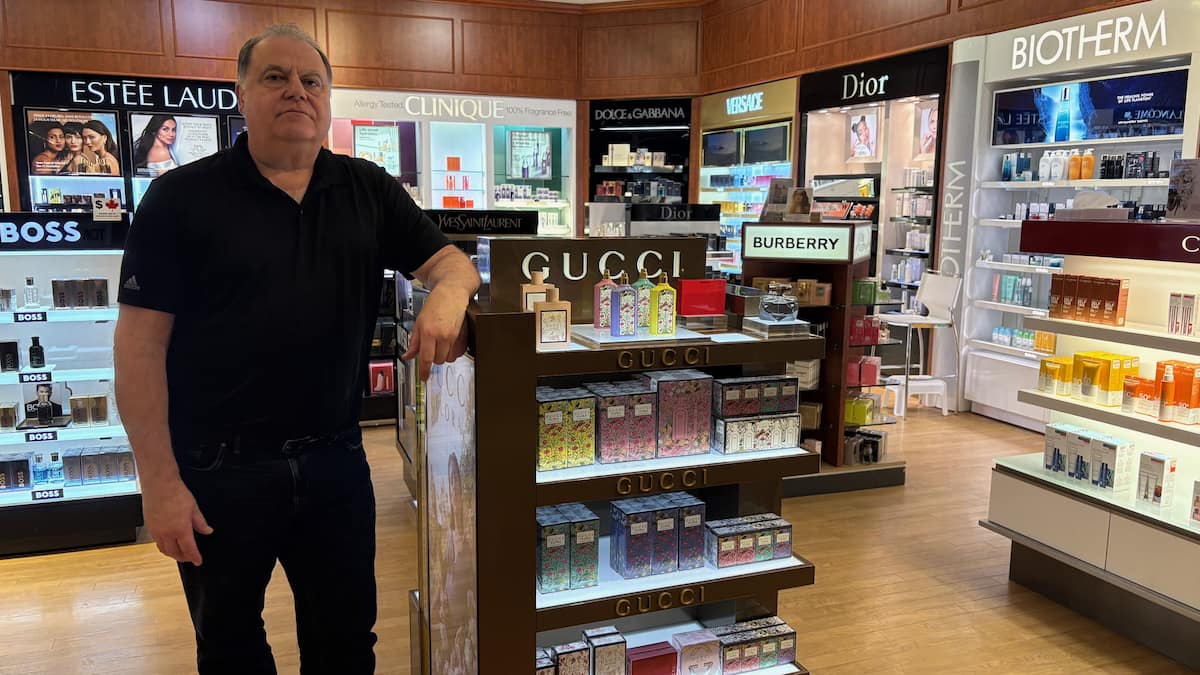 «Arrêtez de faire peur au monde», implore un proprio de boutique hors taxes