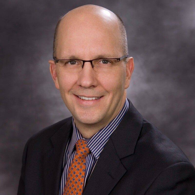 IQ n’a pas respecté les règles pour des contrats de plus de 2,5 M JDM