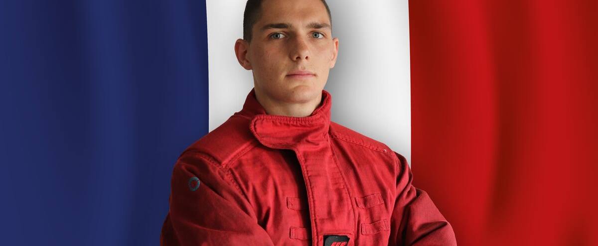En France, un pompier de 24 ans décédé en luttant contre des incendies de véhicules