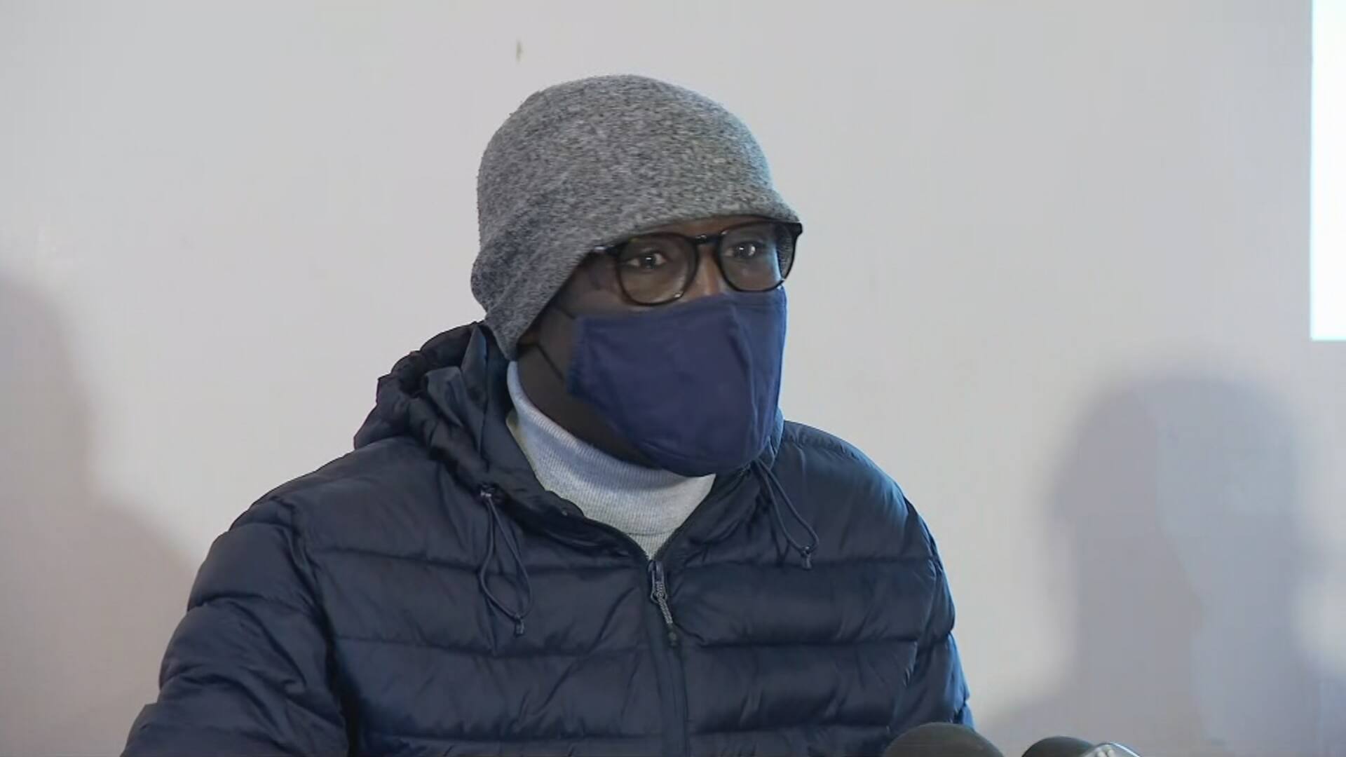 Des pr&eacute;pos&eacute;s pay&eacute;s 100$ aux deux semaines