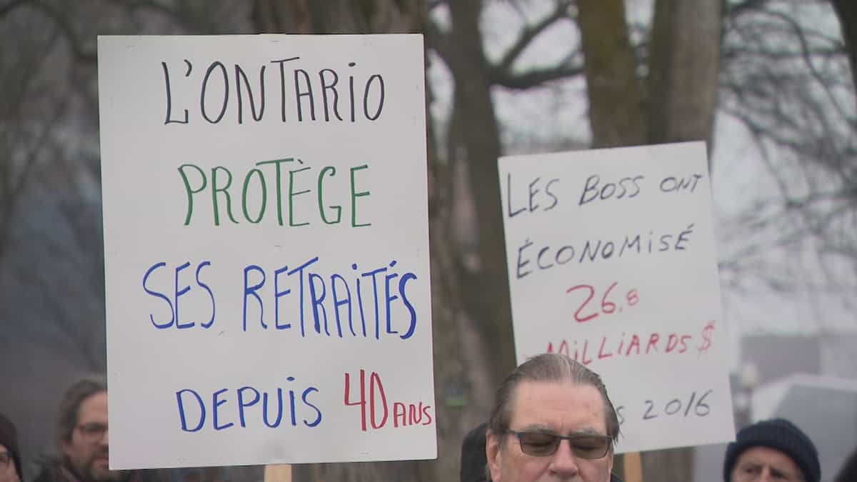 Assurance pour rentes: des retraités manifestent