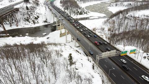 An incident causes seven hours of congestion near the Pierre-Laporte bridge