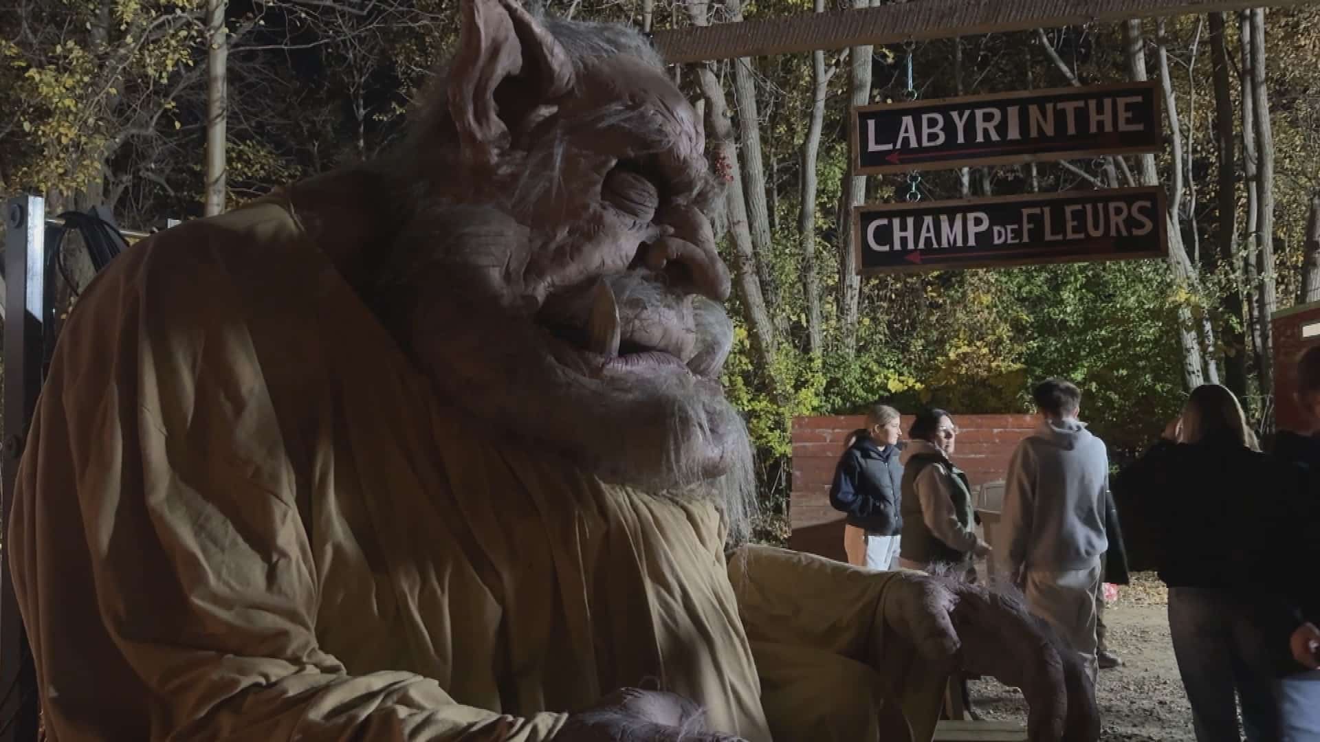 La ferme Marineau à Laval a transformé son labyrinthe de champ de maïs en parcours hanté.