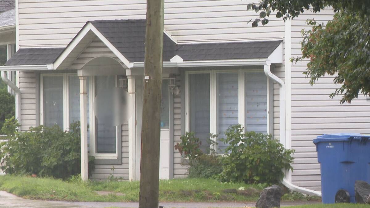 Un bébé de 15 mois retrouvé seul en pleine rue devant sa garderie en Outaouais