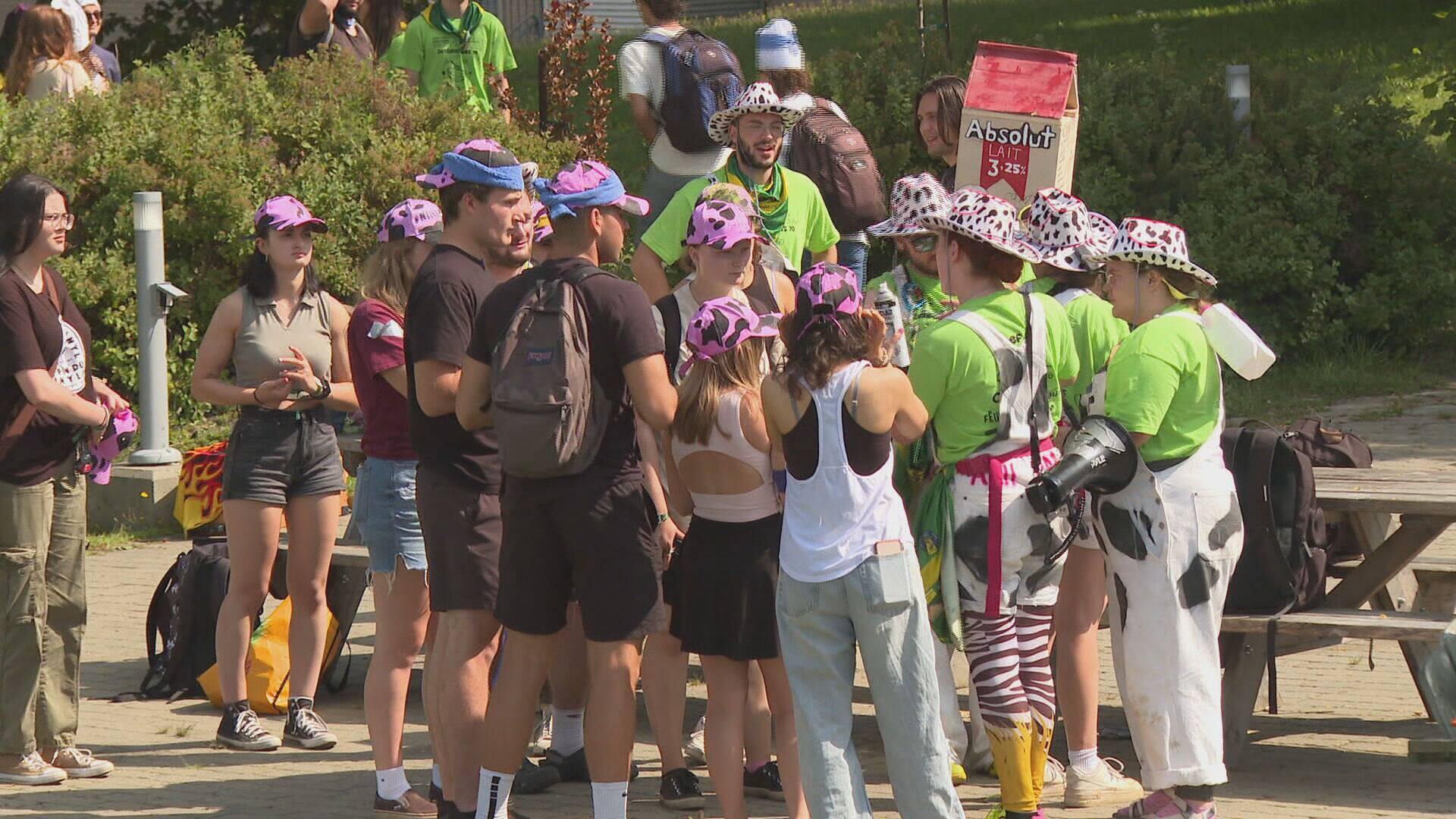 Devrait-on interdire les initiations dans les &eacute;coles?