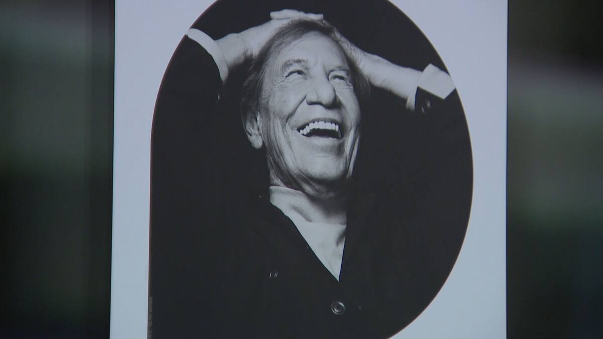 «On lui dit merci d’avoir été dans nos vies»: chapelle ardente pour Jean-Pierre Ferland à Montréal