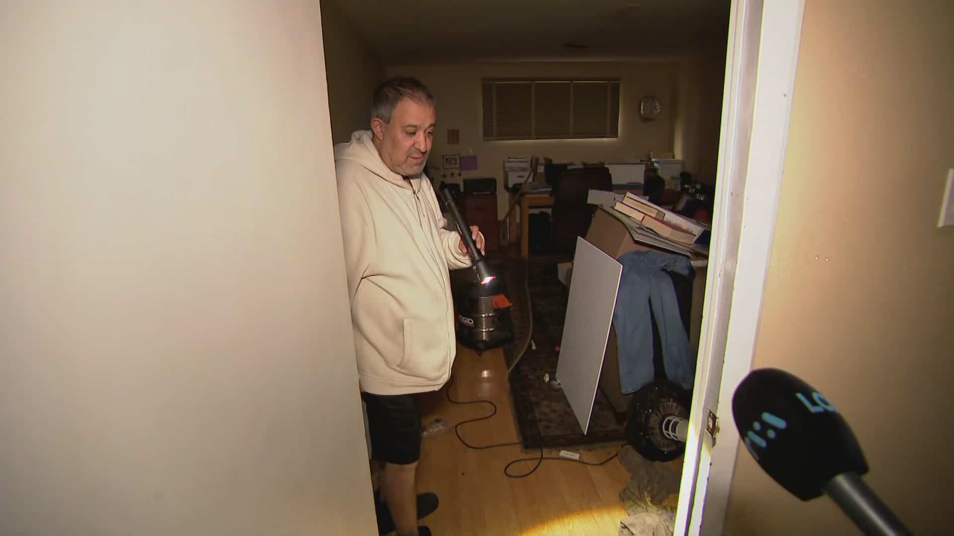 «Ça commençait à rentrer comme un lac»: des dommages importants causés par les inondations dans le grand Montréal