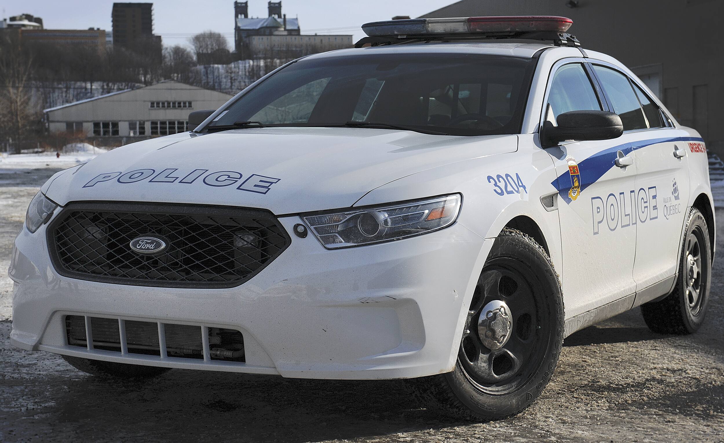 La police de Qu&eacute;bec saisit un AK-47 &agrave; Charlesbourg