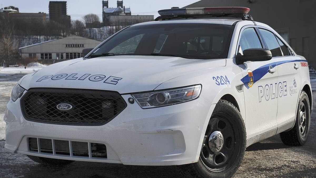La police de Québec saisit un AK-47 à Charlesbourg