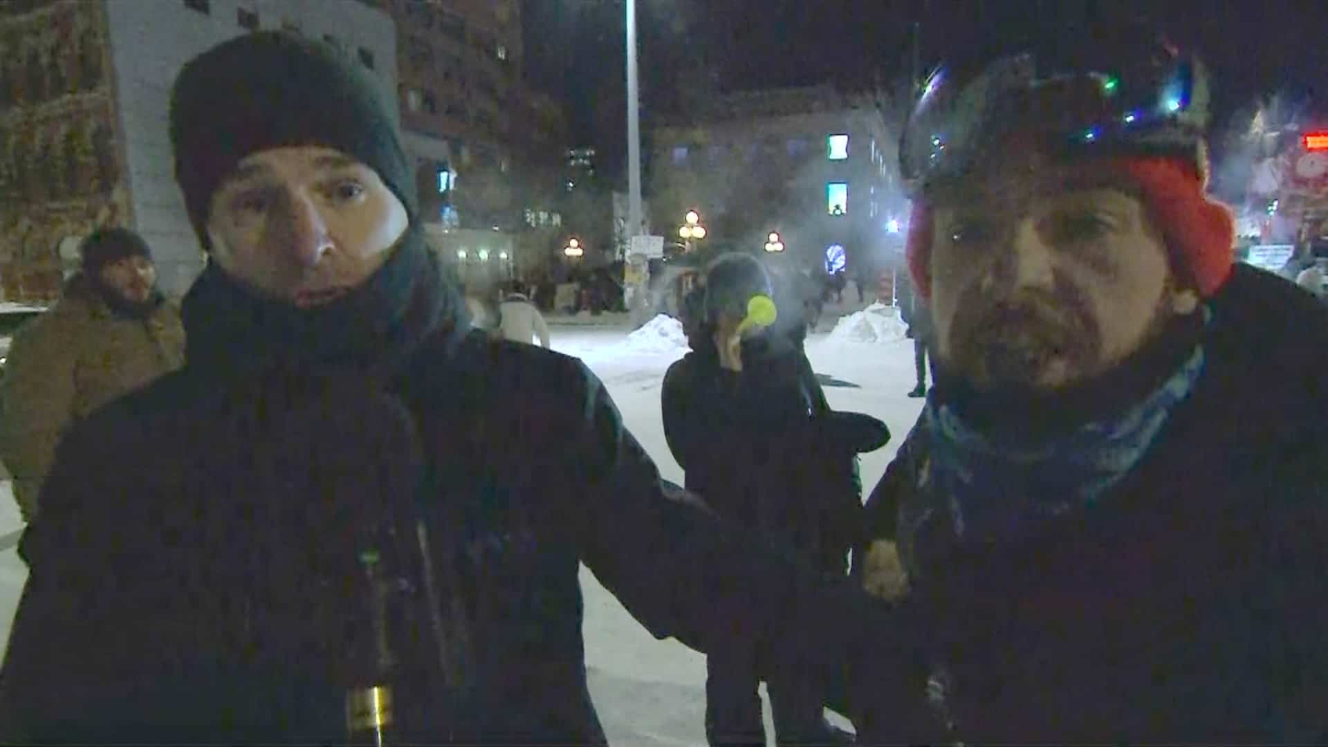 Encore un journaliste de TVA Nouvelles pouss&eacute; en direct