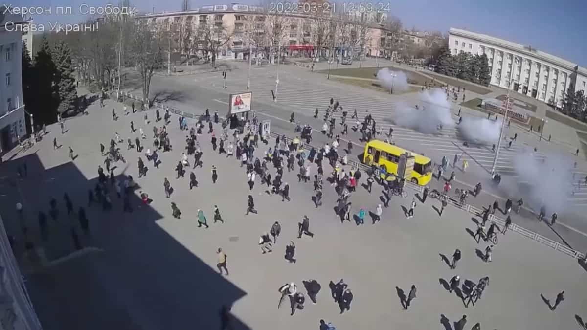 Une manifestation dispersée par des tirs à Kherson