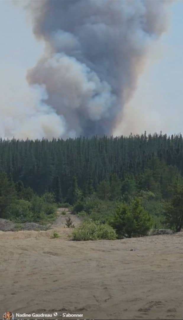 Feux de forêt sur la Côte-Nord: la route 389 fermée