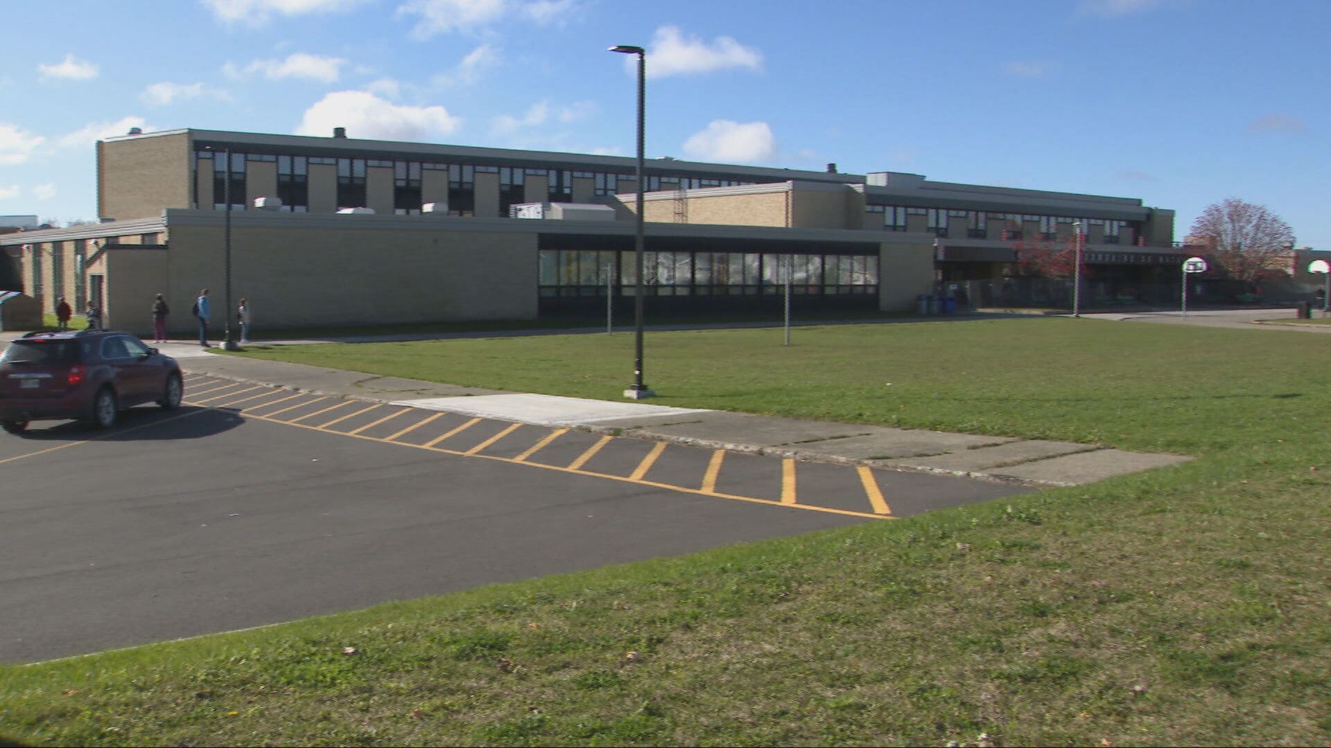 Trois arrestations après l'utilisation d'un irritant chimique dans une école de Matane