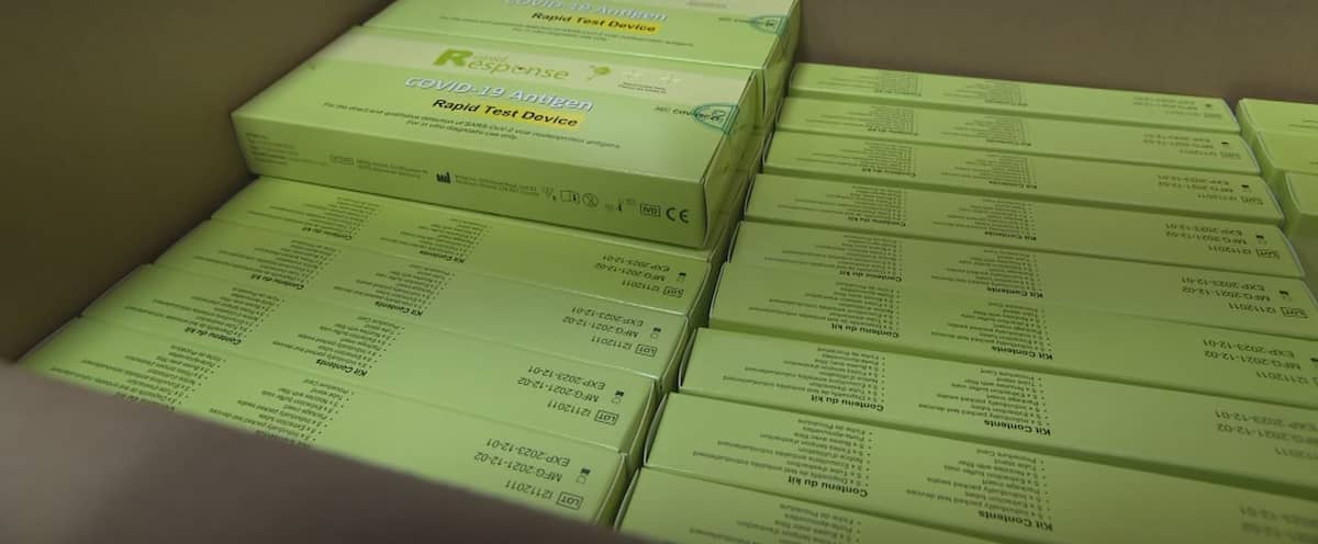 COVID-19: de plus en plus de Québécois se procurent des tests rapides