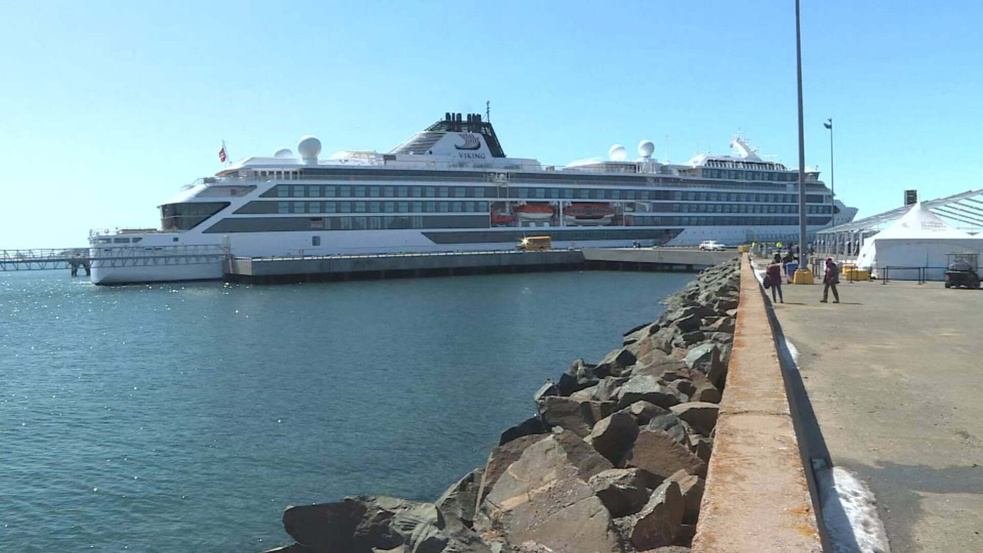 Un premier navire accoste au Qu&eacute;bec depuis la pand&eacute;mie