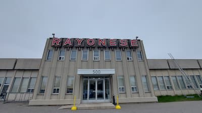 Maude Léveillé, tejedora desde hace casi tres años en la fábrica Rayonesa