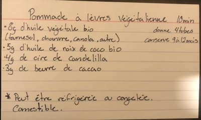 Audrey Ann Guay produce il suo dentifricio e usa assorbenti riutilizzabili.