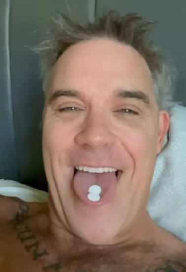 Robbie Williams: non, ce n’était pas de la cocaïne sur son micro
