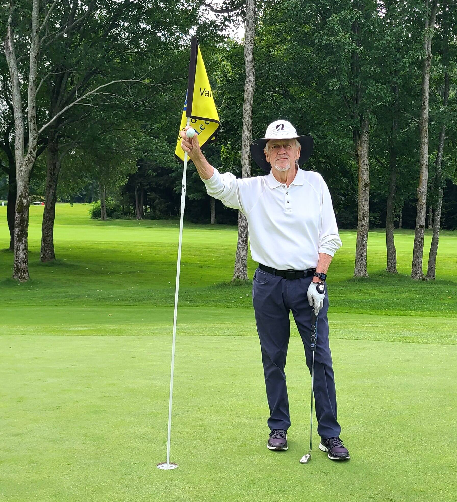 Exploit rarissime au golf: deux trous d’un coup dans le même quatuor | JDM