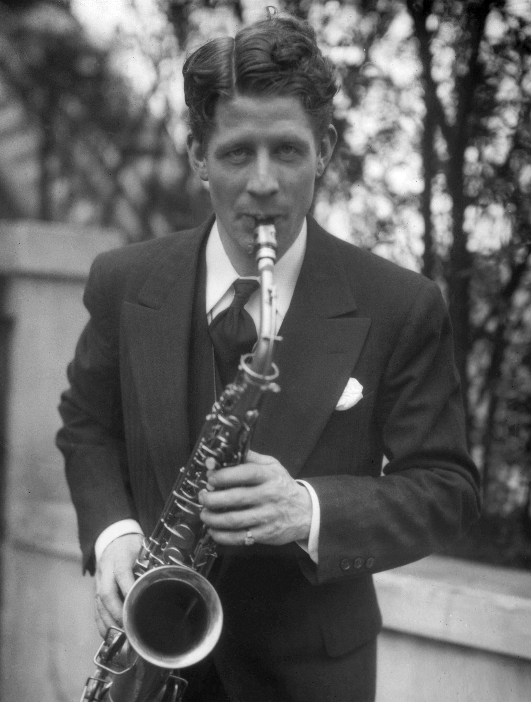 Rudy Vallee : les origines québécoises du père des crooners