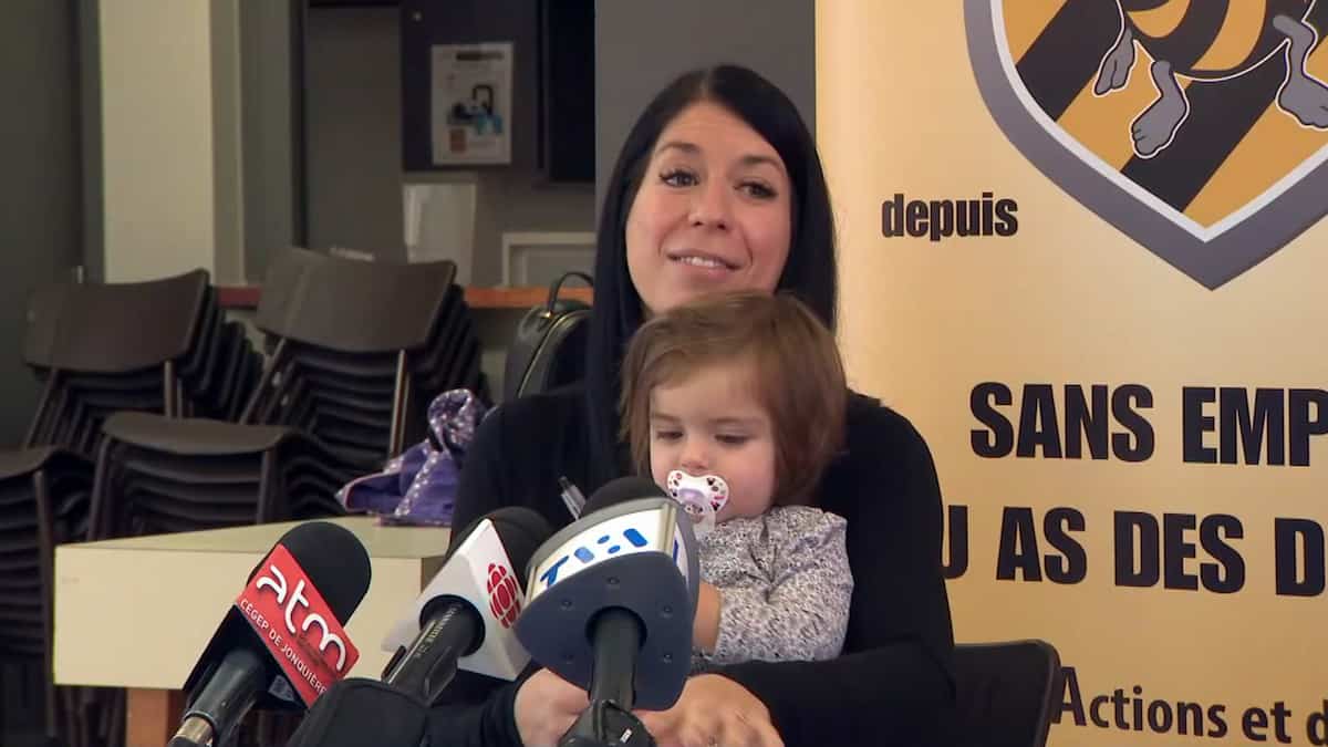 Assurance-emploi discriminatoire: un jugement qui aide une mère de Saguenay