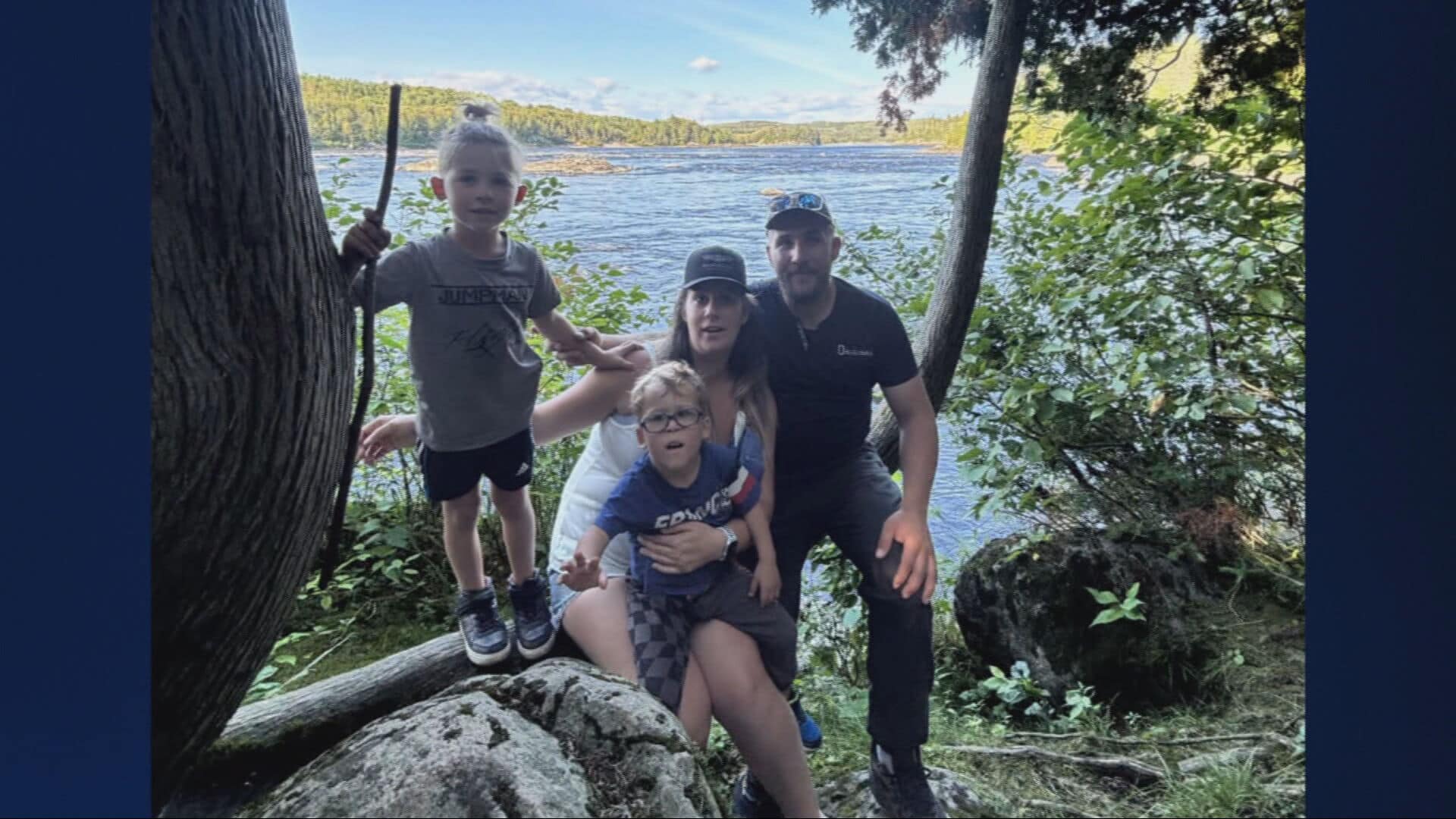 Contraint de quitter le Canada: un plombier d’Alma séparé de sa famille