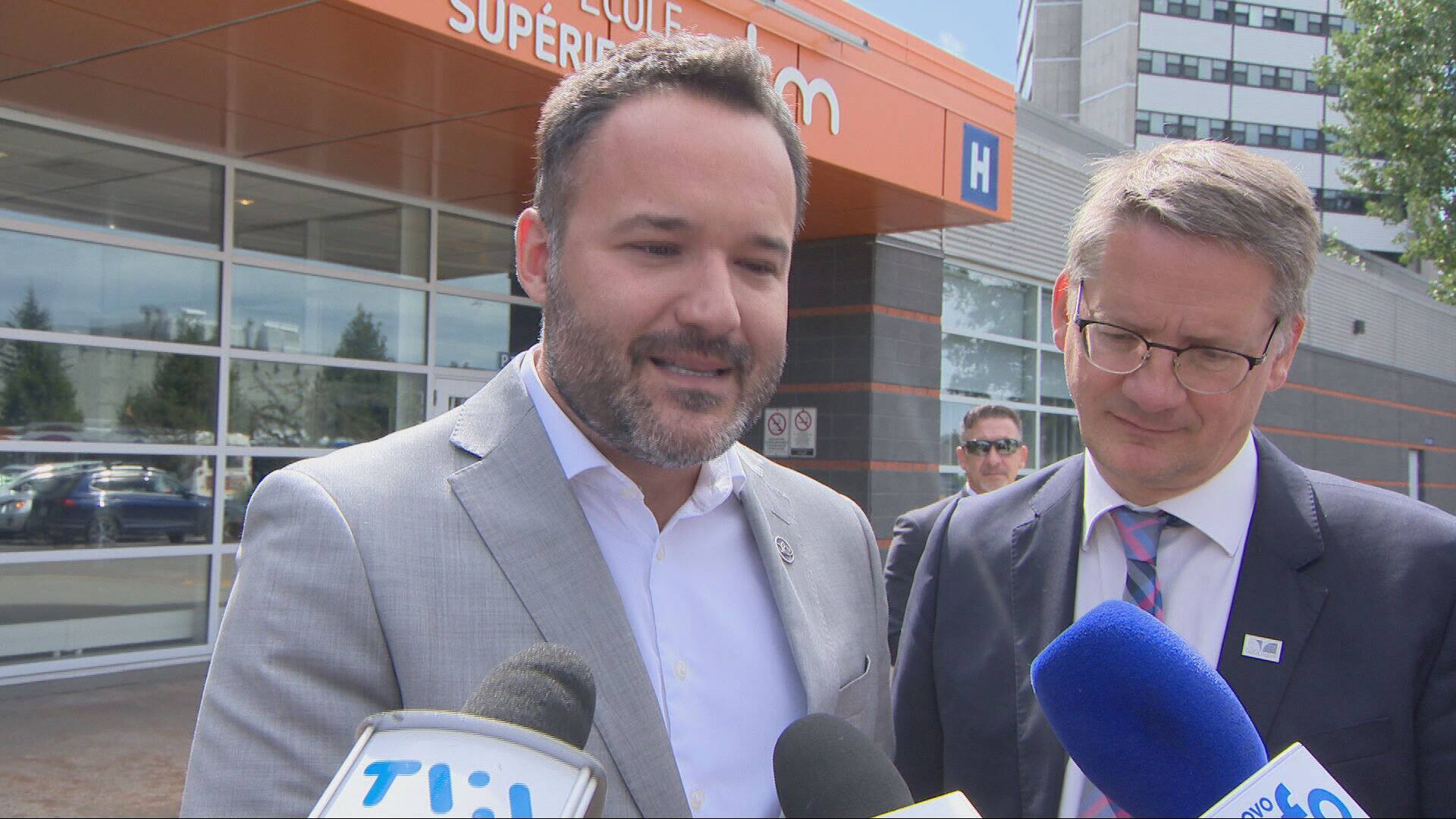 Qu&eacute;bec investit 900 000$ pour aider les jeunes &agrave; mieux s&rsquo;informer