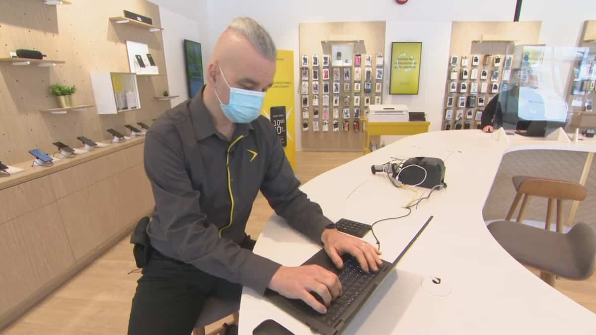 Recevoir son diplôme en travaillant